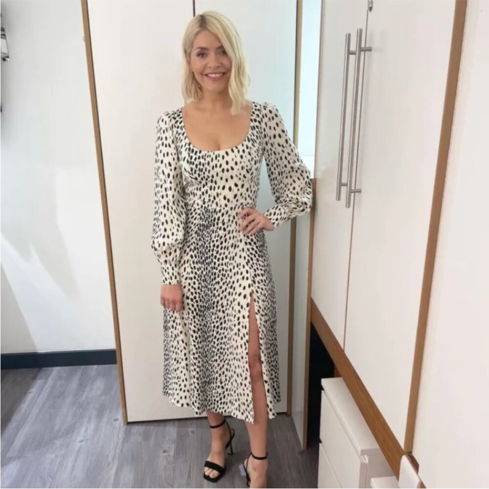 NWOT Reformation Alessi Midi Dress in
Cheetah Print Black White Long Sleeve 0 - Picture 4 of 14